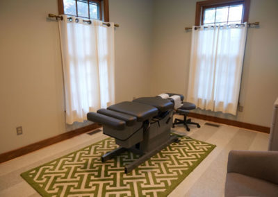 oak city chiropractic exam room